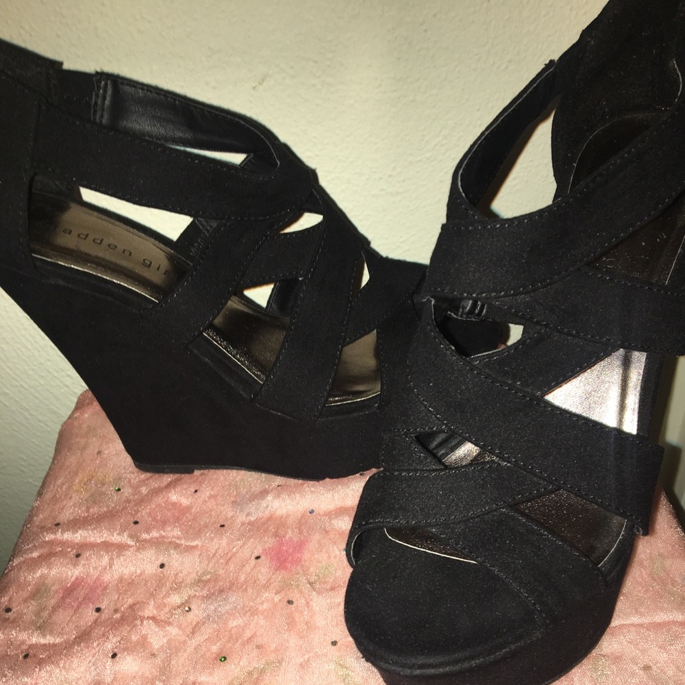Madden girl wedges